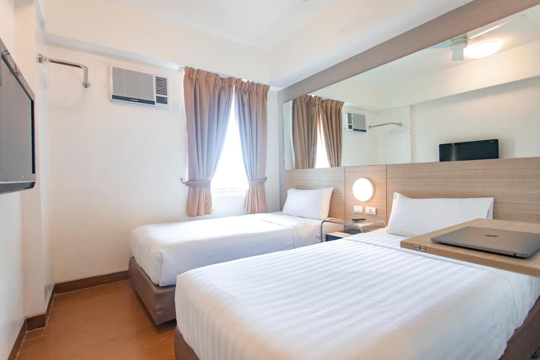 Red Planet Makati Avenue Manila Hotel Makati City Kültér fotó
