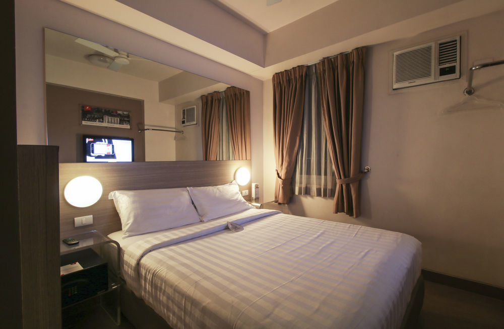 Red Planet Makati Avenue Manila Hotel Makati City Kültér fotó