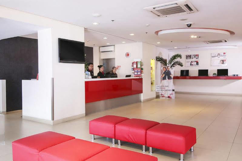 Red Planet Makati Avenue Manila Hotel Makati City Kültér fotó