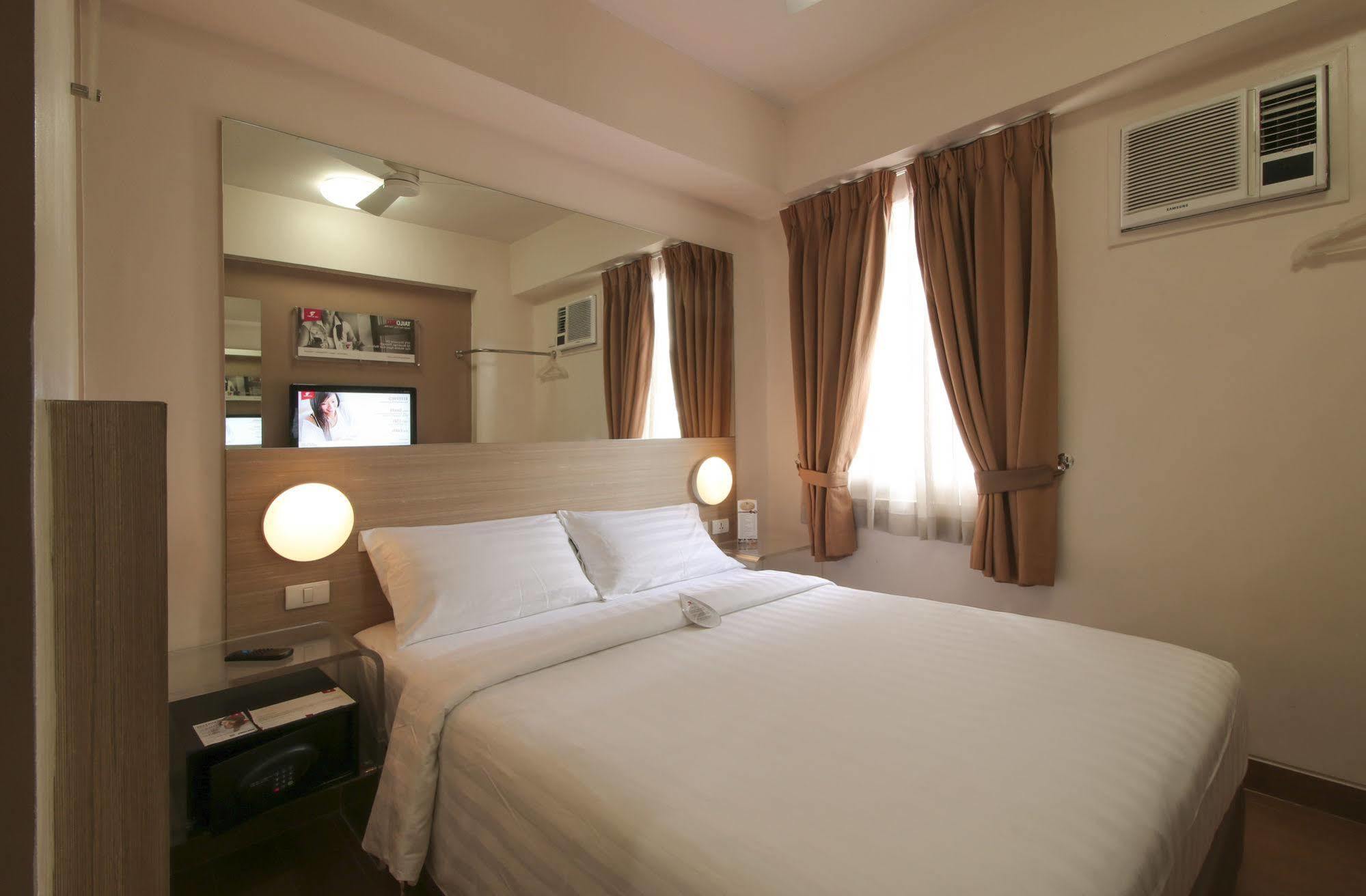 Red Planet Makati Avenue Manila Hotel Makati City Kültér fotó